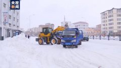 降雪给城市交通和市民出