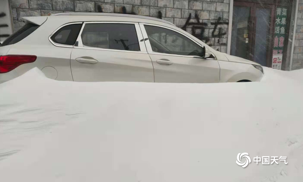 雨雪大风齐袭 吉林多地市民出行受阻