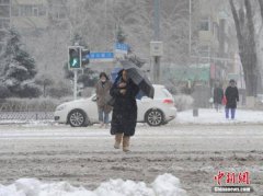 山区局地有大雪；江淮、