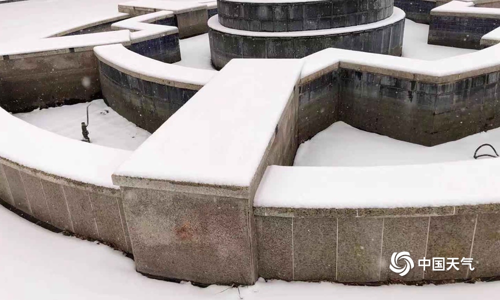 北京迎来今冬首场降雪 延庆雪景宜人