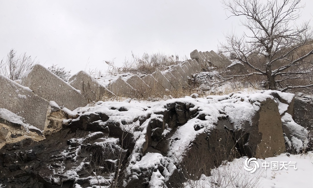 北京迎来今冬首场降雪 延庆雪景宜人