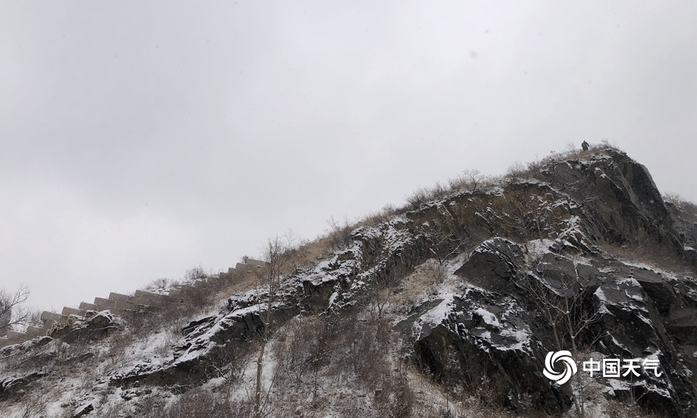 北京迎来今冬首场降雪 延庆雪景宜人