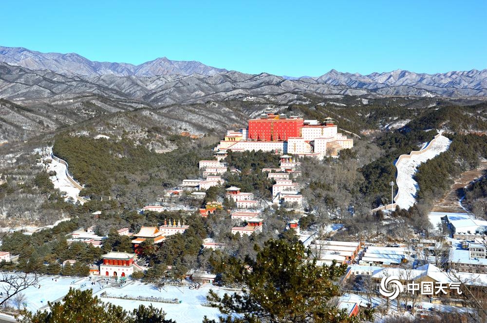 河北承德避暑山庄雪后景色优美 更显宁静