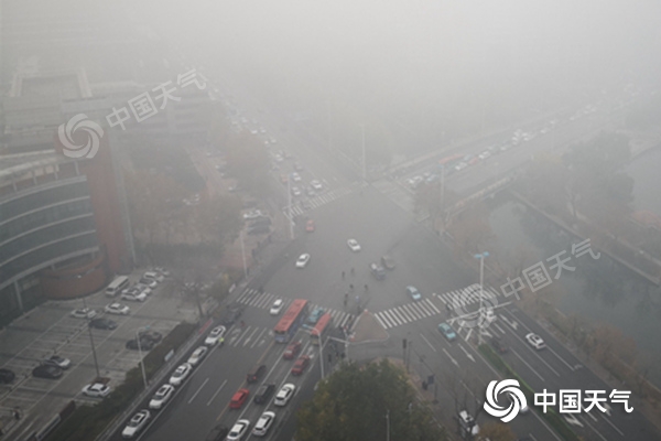 今晨河北天津等地现特强浓雾 多条高速采取管控措施