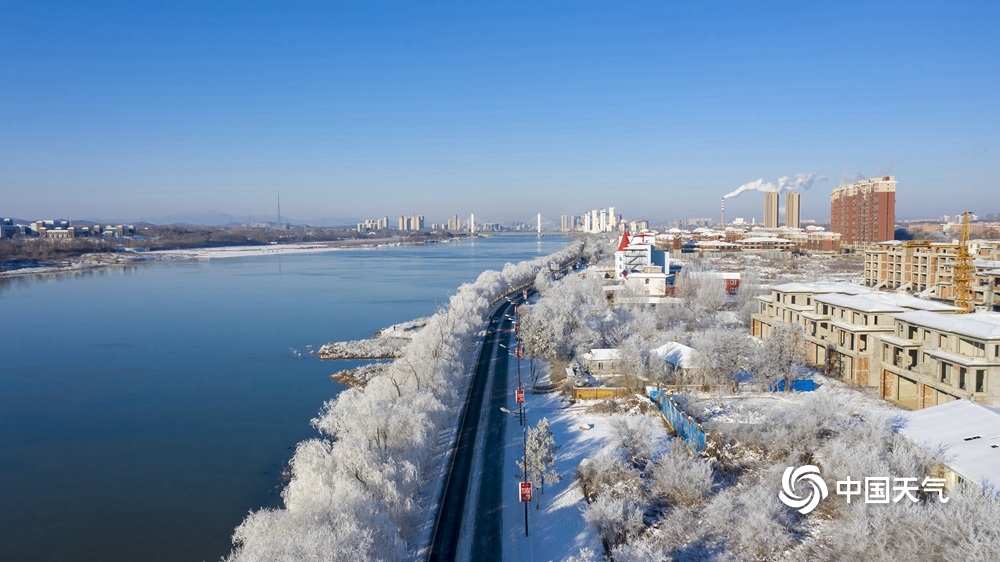 一组图告诉你祖国有多大 南方繁花似锦北方大雪纷飞