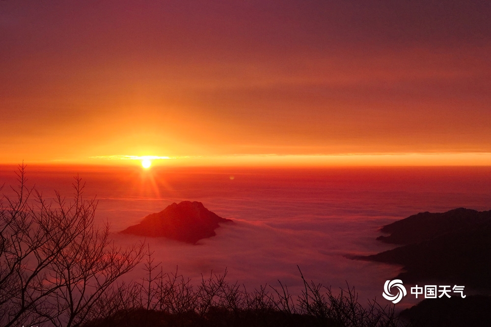 贵州梵净山:冰花漫山 云雾缭绕