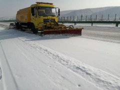 加密除雪作业频次，全力
