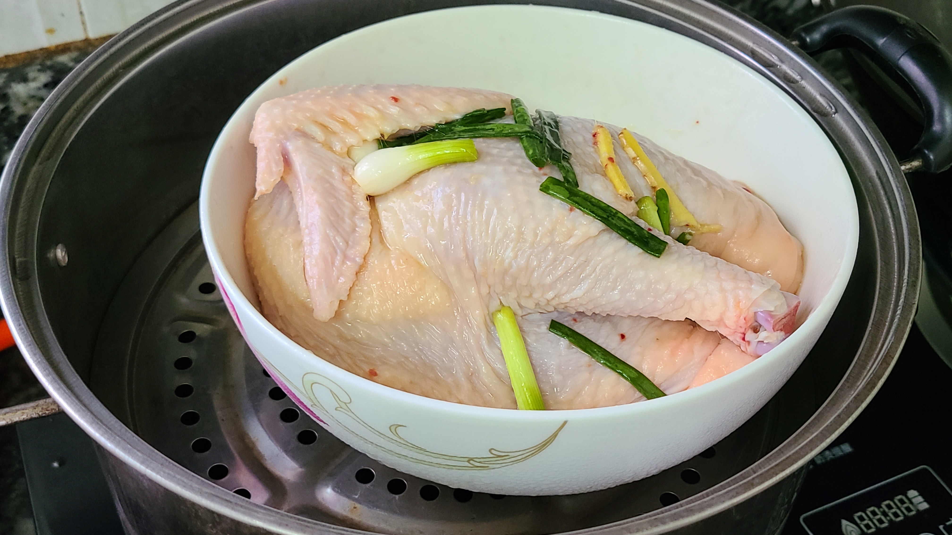 广东盐水鸡,皮滑肉嫩又好吃,这一道美味家常菜,看着就馋