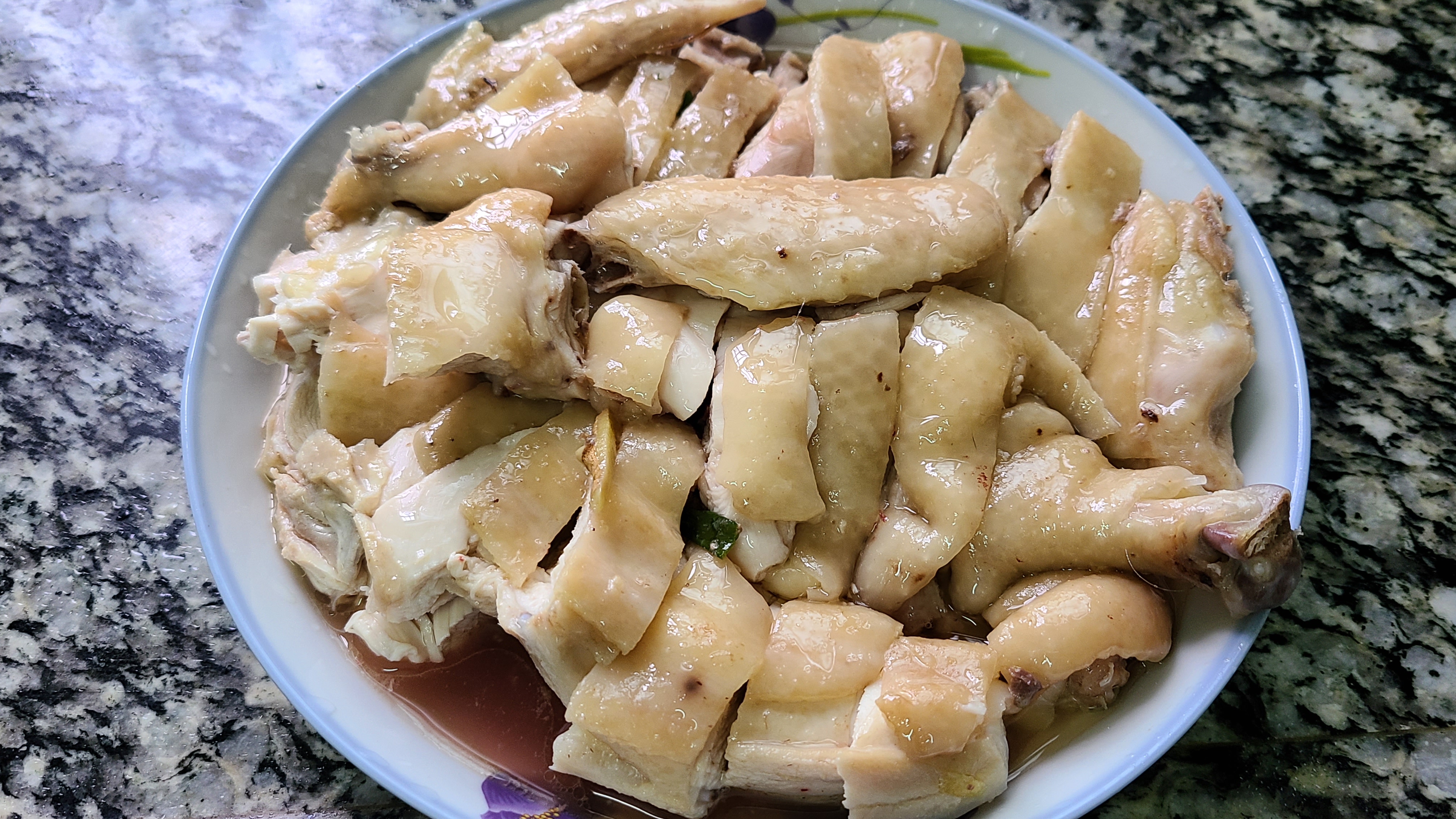 广东盐水鸡,皮滑肉嫩又好吃,这一道美味家常菜,看着就馋