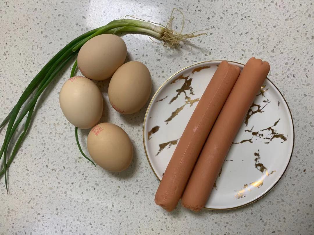 1根香肠,3个鸡蛋,教你做出有营养的早餐,大人小孩都爱吃
