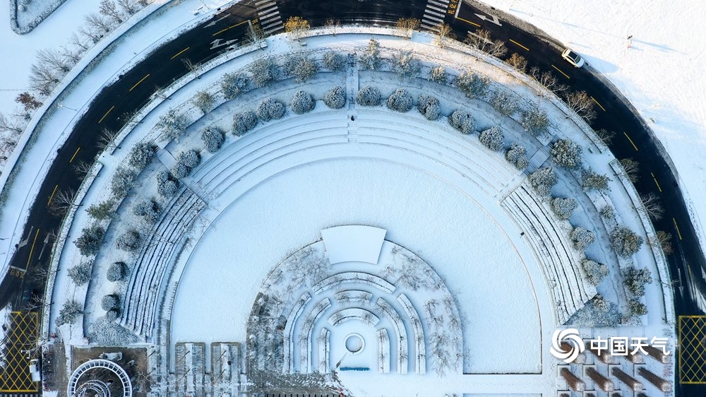 换个视角看降雪 祖国山河美成了一副水墨画