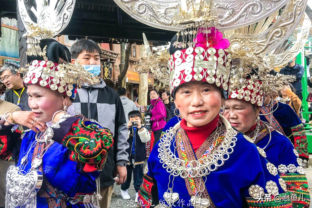 贵州发现中国最大苗寨,一个山头挤了1000多户吊脚楼,太美了