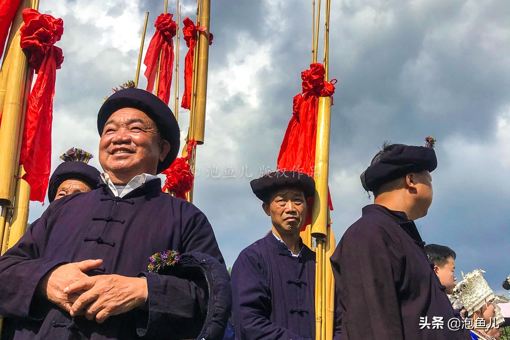 贵州发现中国最大苗寨,一个山头挤了1000多户吊脚楼,太美了
