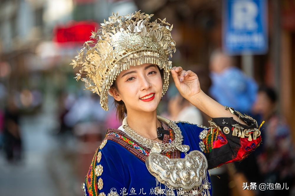 贵州发现中国最大苗寨,一个山头挤了1000多户吊脚楼,太美了