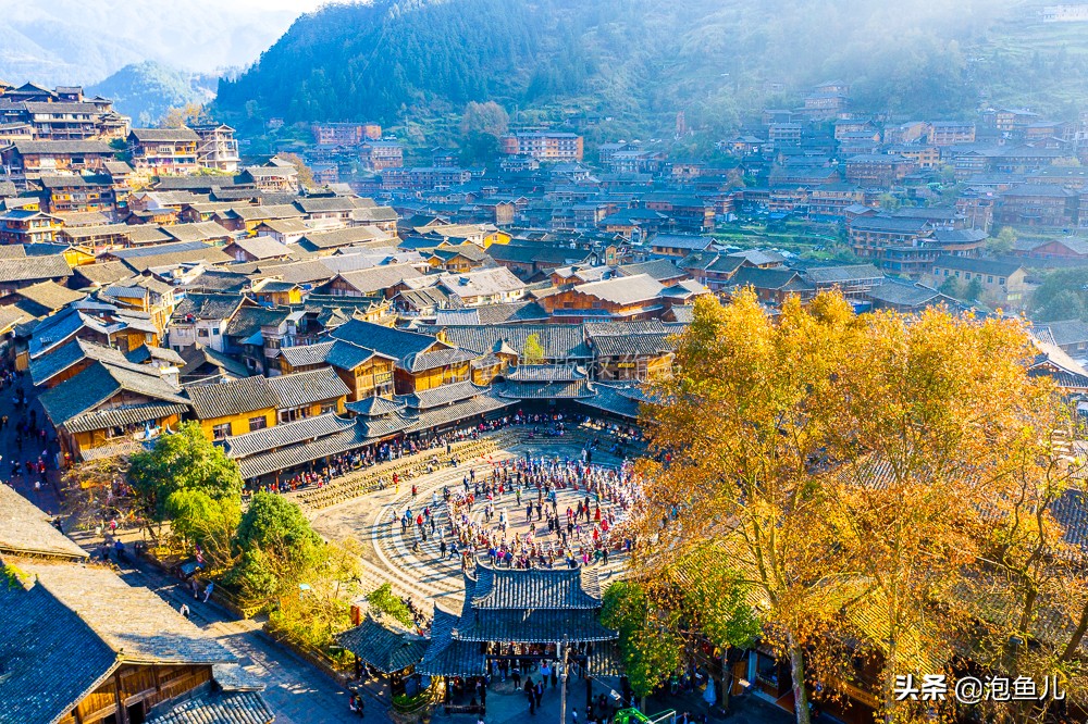 贵州发现中国最大苗寨,一个山头挤了1000多户吊脚楼,太美了