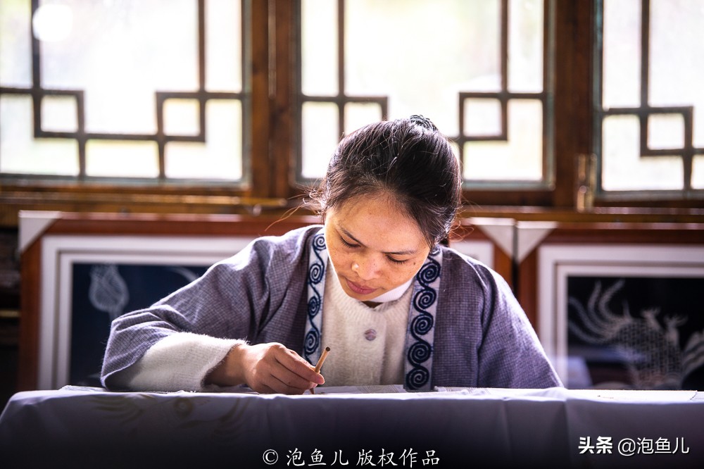 贵州发现中国最大苗寨,一个山头挤了1000多户吊脚楼,太美了