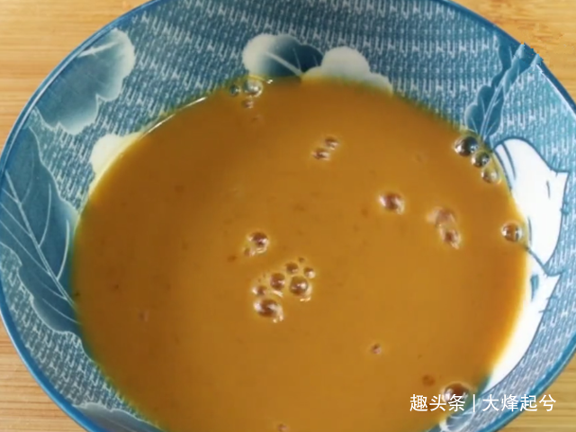 豆角新做法：不炒不蒸不油炸，鲜香软嫩，老人孩子都抢着吃
