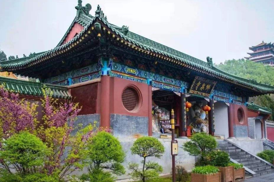 河南一寺庙面临“倒闭”,曾耗资2.8亿建大佛,如今落败无人知