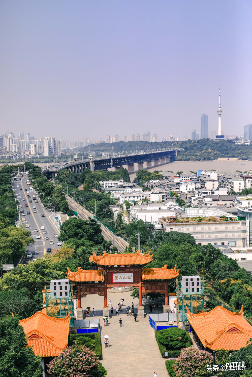 没有什么能让武汉人主动登上黄鹤楼,除了免票