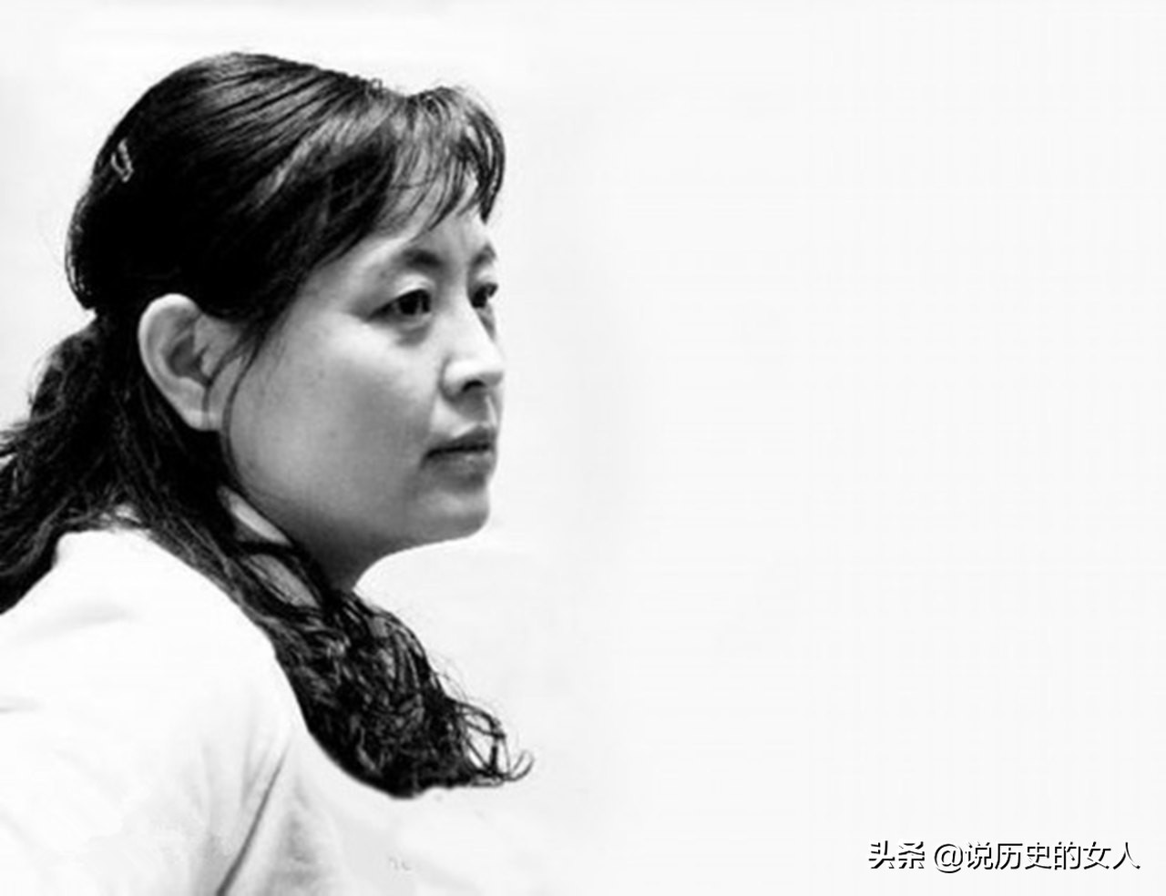 1980年贰角人民币上的两位美丽女孩,后来人生有何不同?