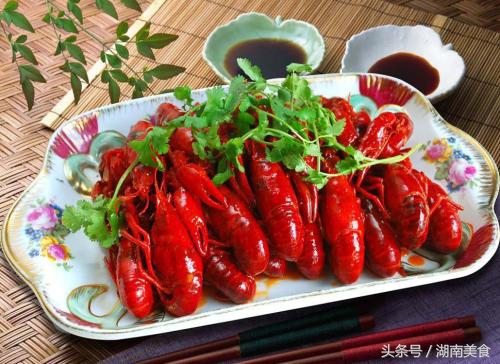 湖南美食只有辣?那是你不懂,真正的湖南美食是这样的……