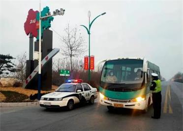 潍坊高密交警开展冬季道路交通安全专项整治行动