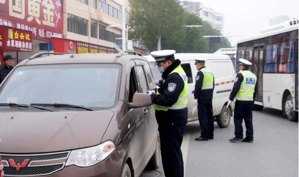 沙洋交警聚焦“五大战场”提升岁末道路交通安全感