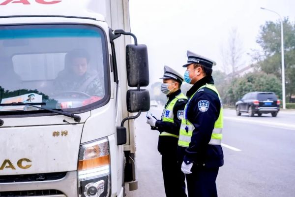 沙洋交警聚焦“五大战场”提升岁末道路交通安全感