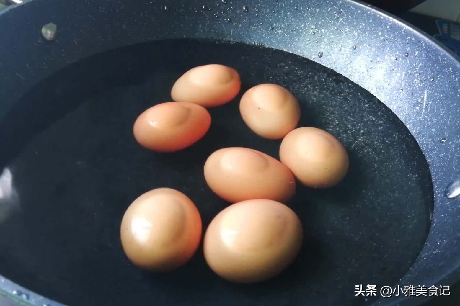 这才是茶叶蛋的正确做法,茶香浓郁,入味可口,学会可以摆摊了