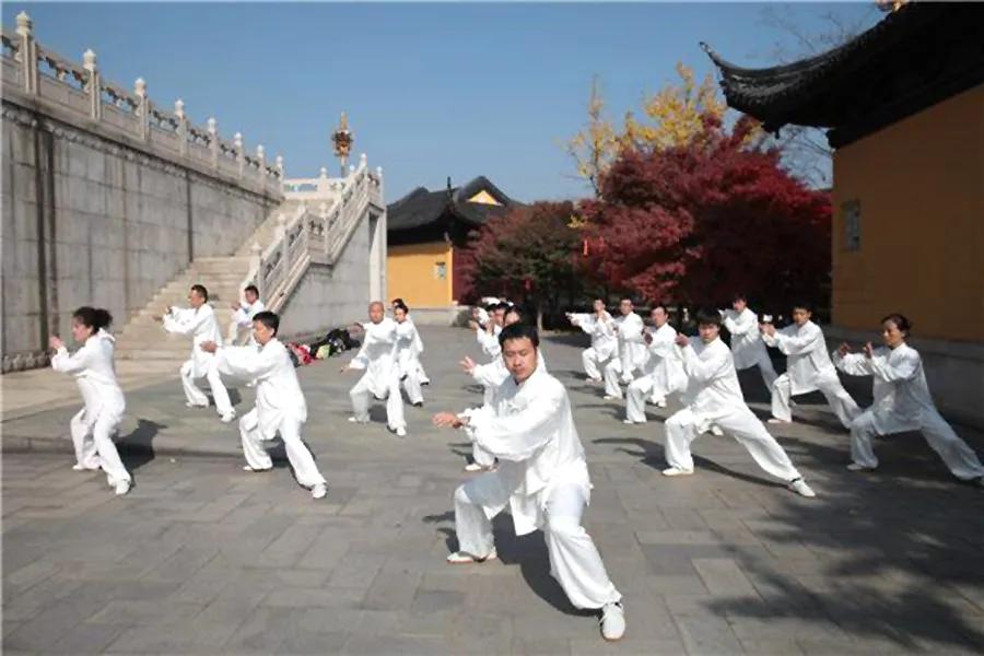 六项注意防膝关节炎,合适运动、常做艾灸缓解膝关节不适