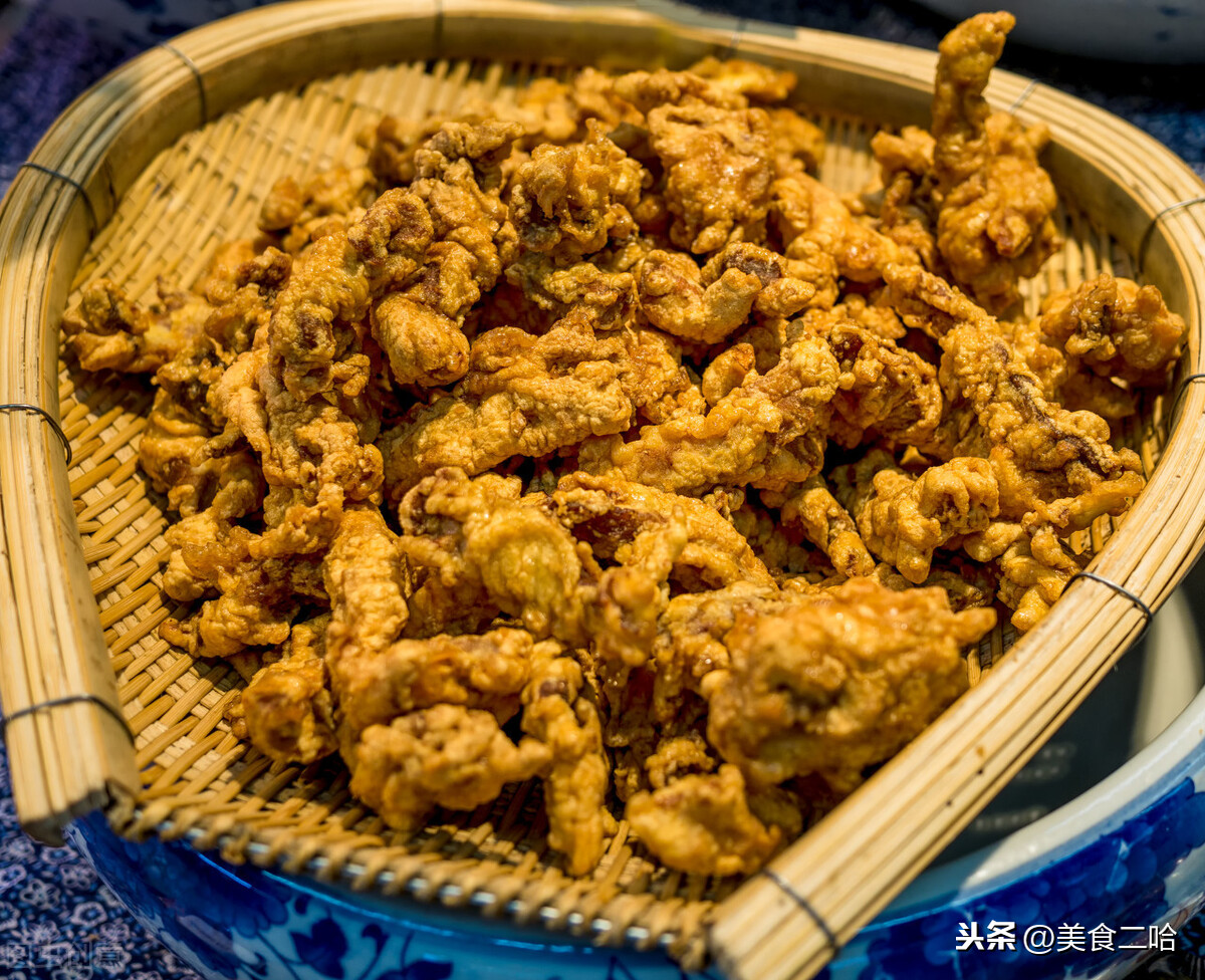 炸酥肉时,记住别乱用淀粉和面粉,多年经验分享,味道正宗又好吃