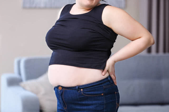 女性衰老的6个“丑态”,若一个都没有,说明你还很年轻