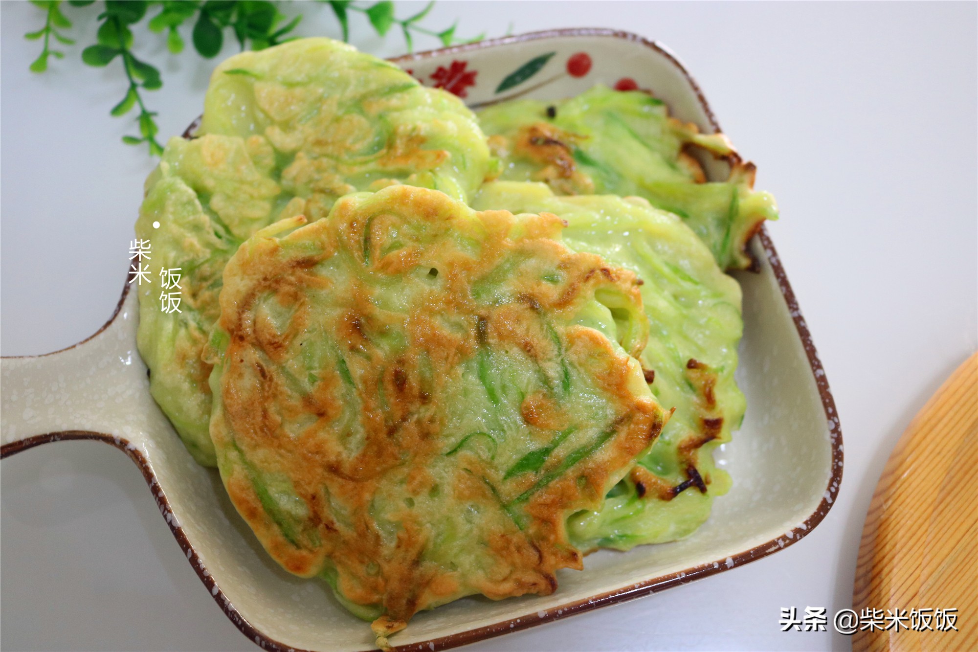 秋后萝卜正水灵，用来烙饼真好吃，软嫩鲜香，孩子早餐吃两个