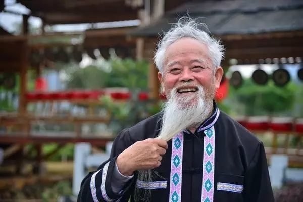 寿命长的男人,一般有“1慢2大3小”的特征,若你也是,恭喜了