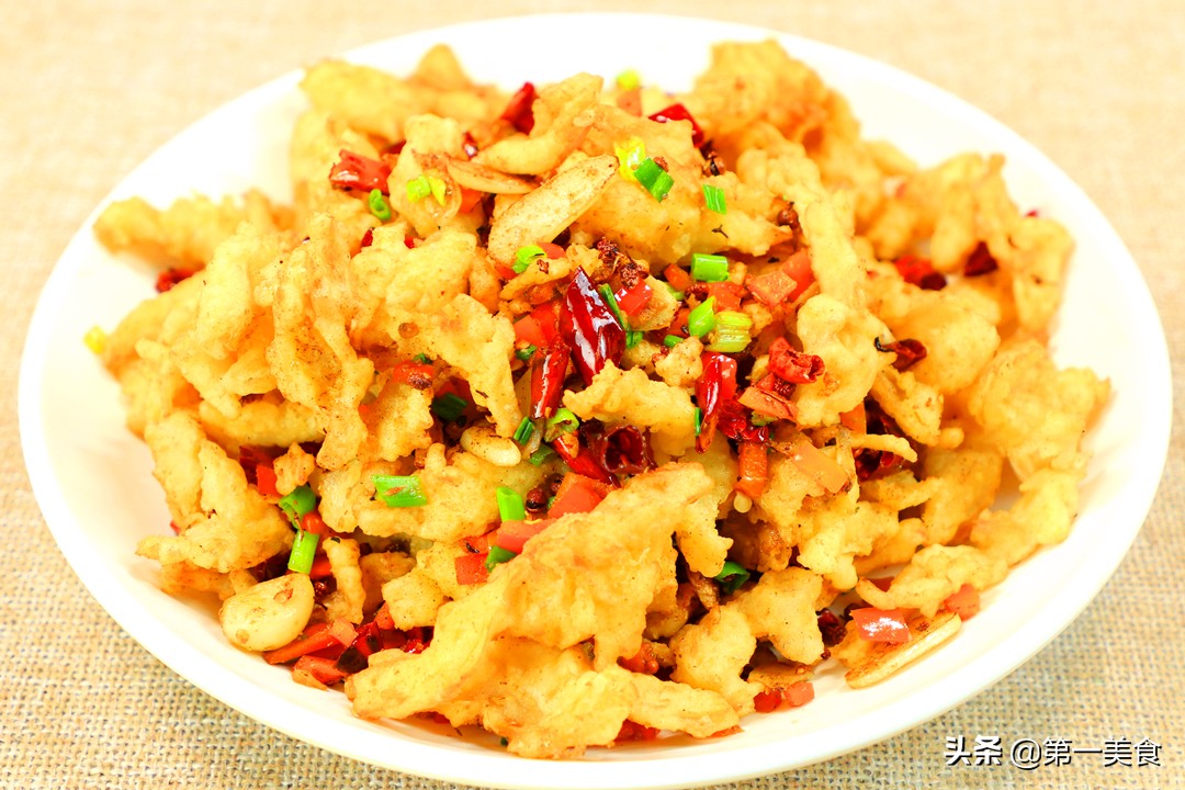 做干炸蘑菇,裹淀粉还是面粉?都不对!教你正确做法,焦香还酥脆