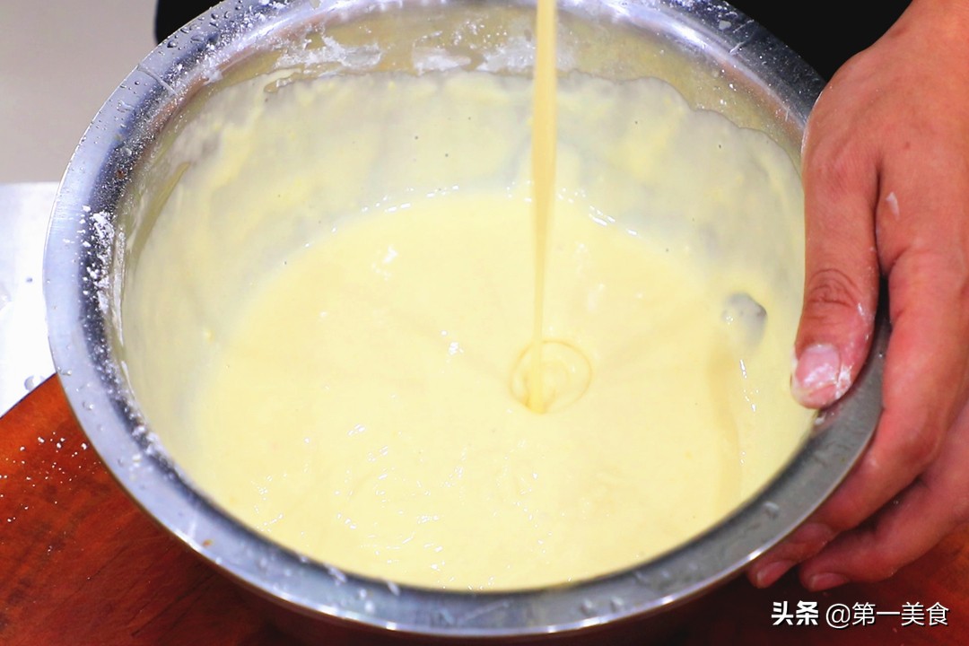 做干炸蘑菇,裹淀粉还是面粉?都不对!教你正确做法,焦香还酥脆