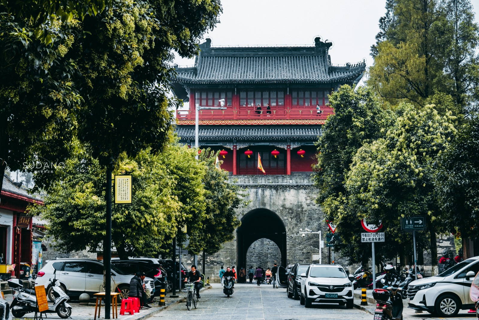 实拍荆州古城:充满烟火气的湖北荆州,居然是一座六国旧都