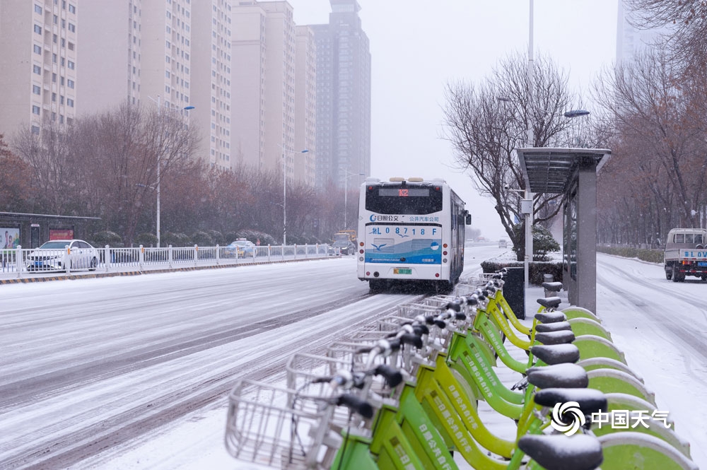 山东多地降雪 淄博潍坊日照现暴雪