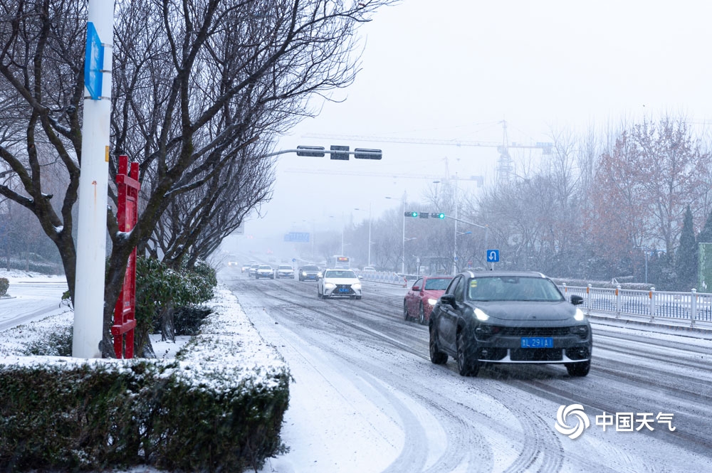 山东多地降雪 淄博潍坊日照现暴雪