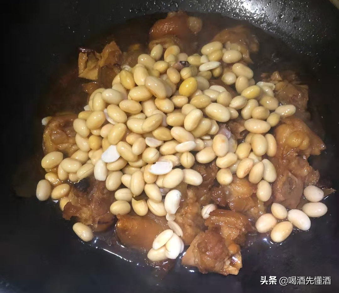 炖猪蹄时,记住“3不放”的窍门,猪蹄软烂香嫩,汤汁浓郁无杂味