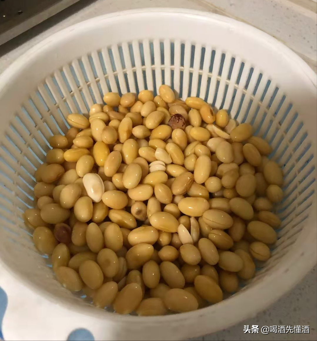 炖猪蹄时,记住“3不放”的窍门,猪蹄软烂香嫩,汤汁浓郁无杂味