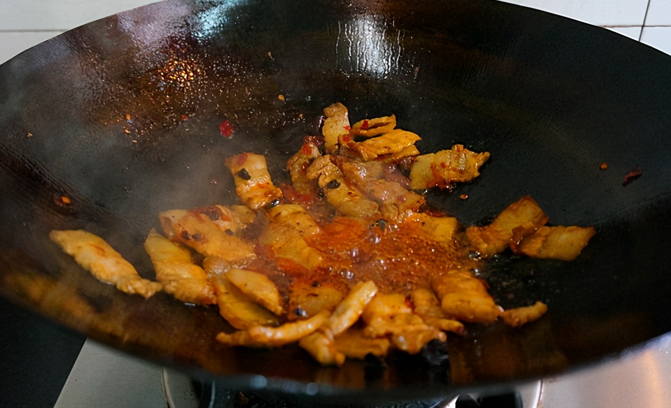 做白菜炖粉条,白菜和粉条哪个先放?教你正确做法,味道好下饭香