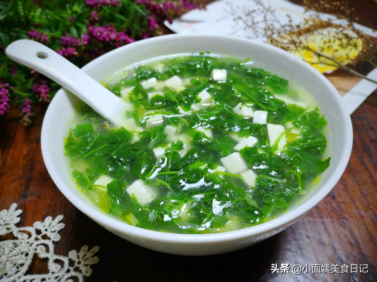秋天常用豆腐煮这汤,口感香滑,清淡养胃,天冷来一碗营养又舒心