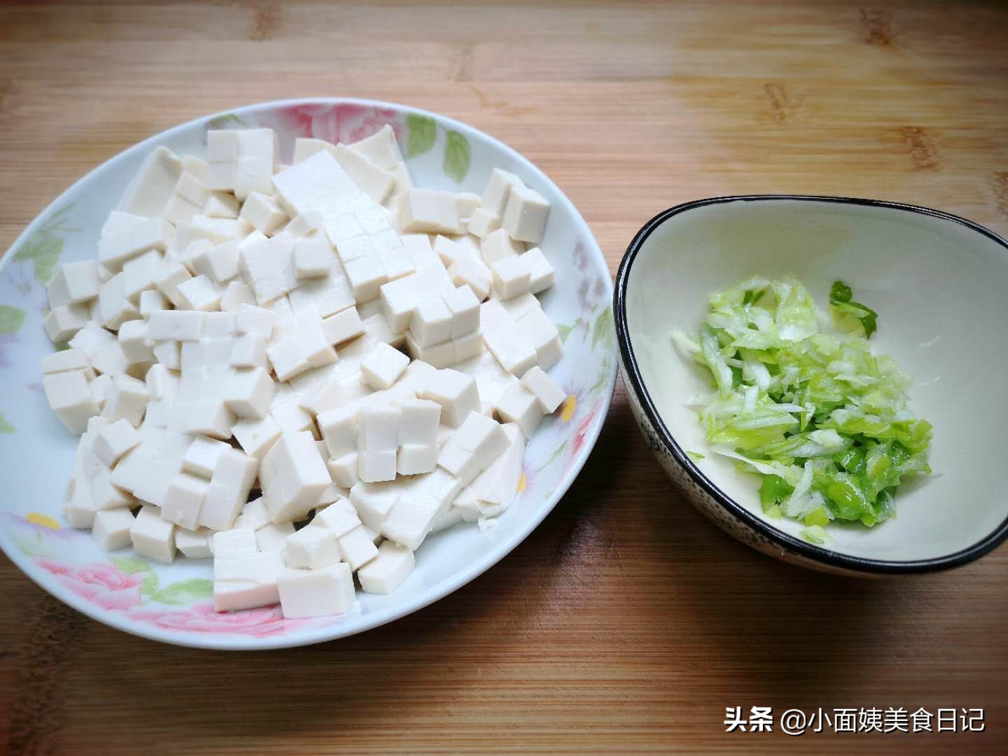 秋天常用豆腐煮这汤，口感香滑，清淡养胃，天冷来一碗营养又舒心