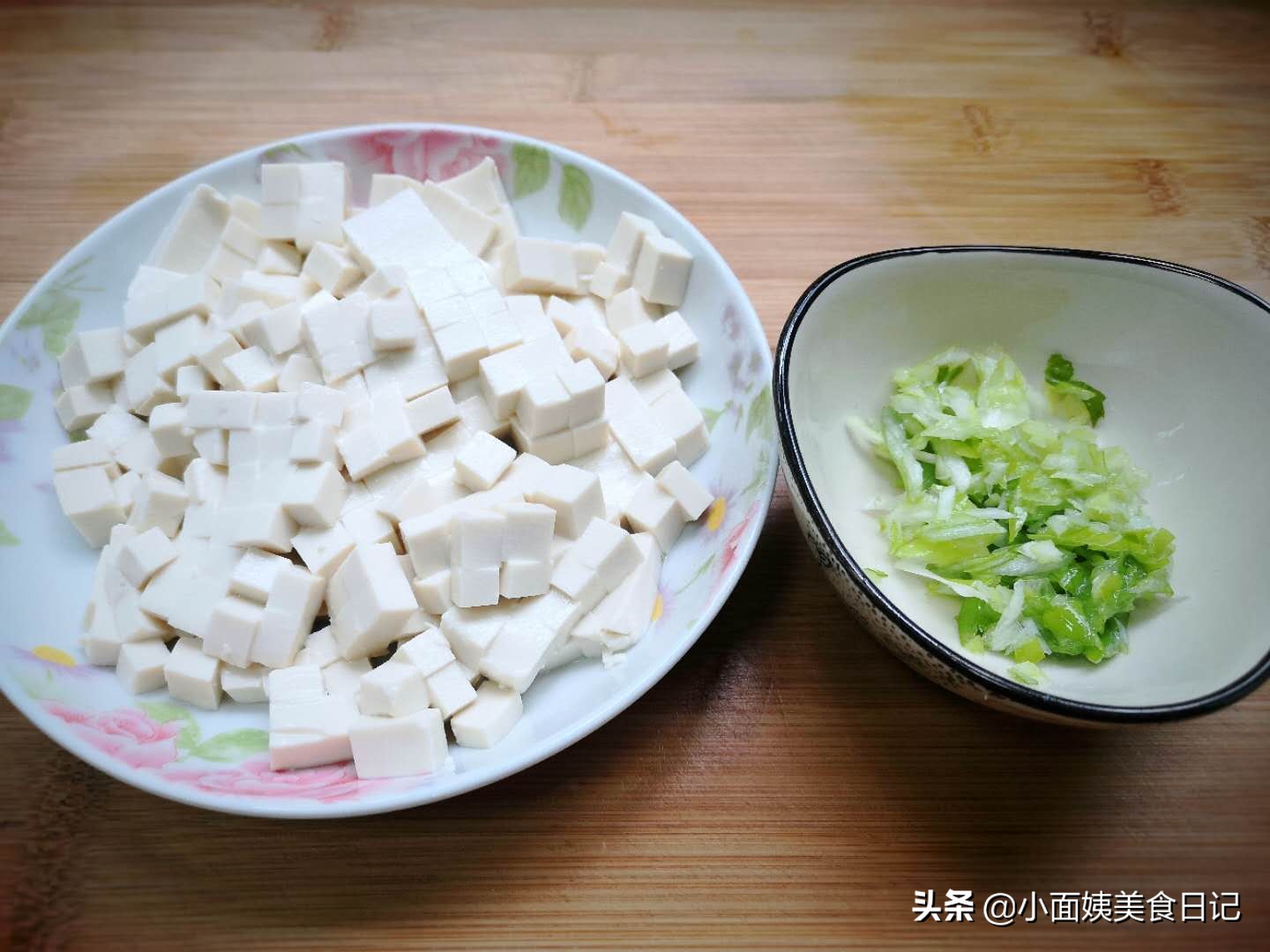 秋天常用豆腐煮这汤,口感香滑,清淡养胃,天冷来一碗营养又舒心