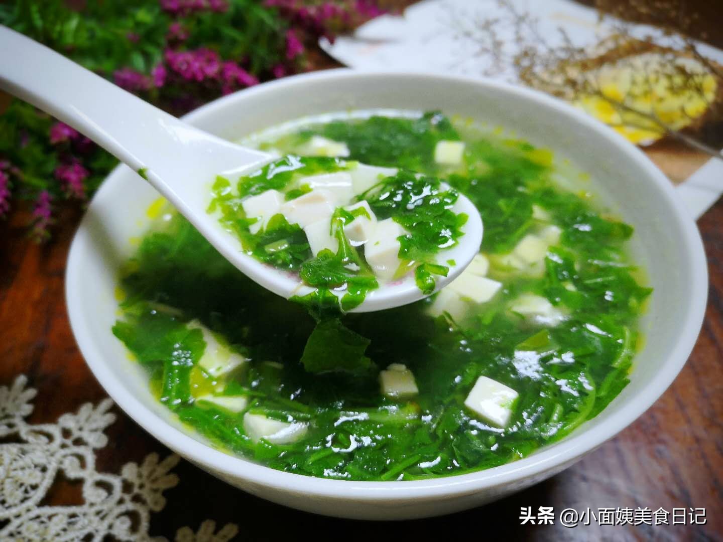 秋天常用豆腐煮这汤,口感香滑,清淡养胃,天冷来一碗营养又舒心