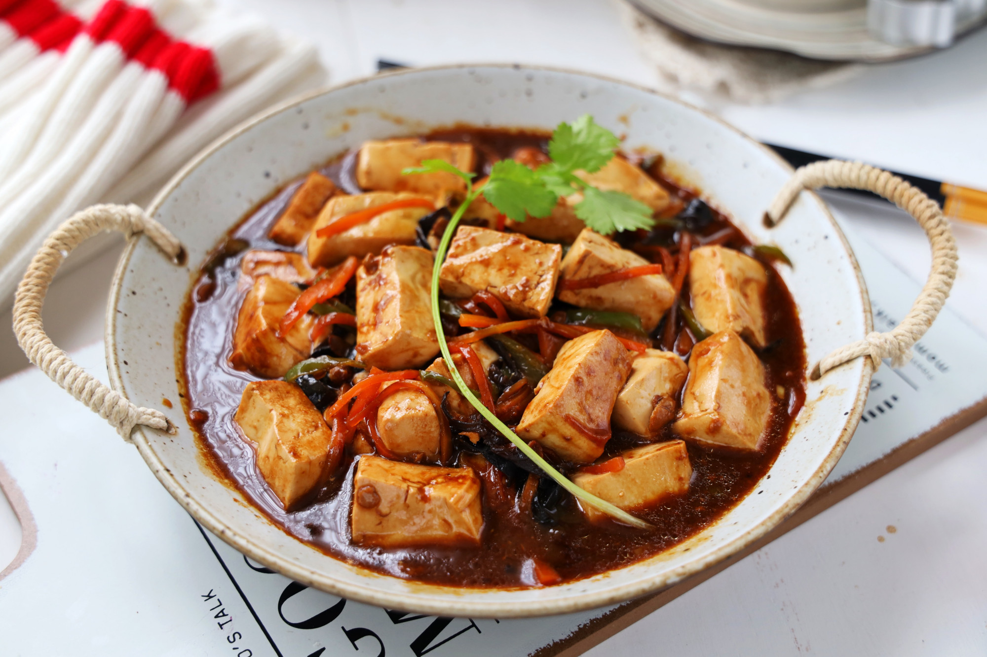 比肉还好吃的豆腐做法,鲜香入味儿,汤汁多超下饭,每周必做一次