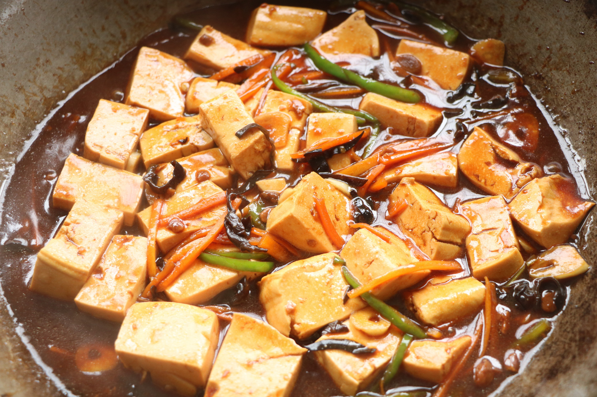 比肉还好吃的豆腐做法，鲜香入味儿，汤汁多超下饭，每周必做一次