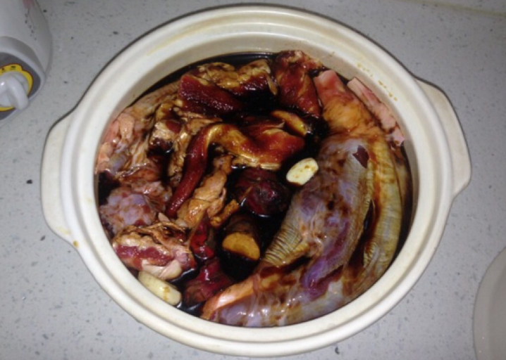 做酱牛肉,牢记“3泡2酱1色”,保证颜色红亮,酥烂入味很筋道