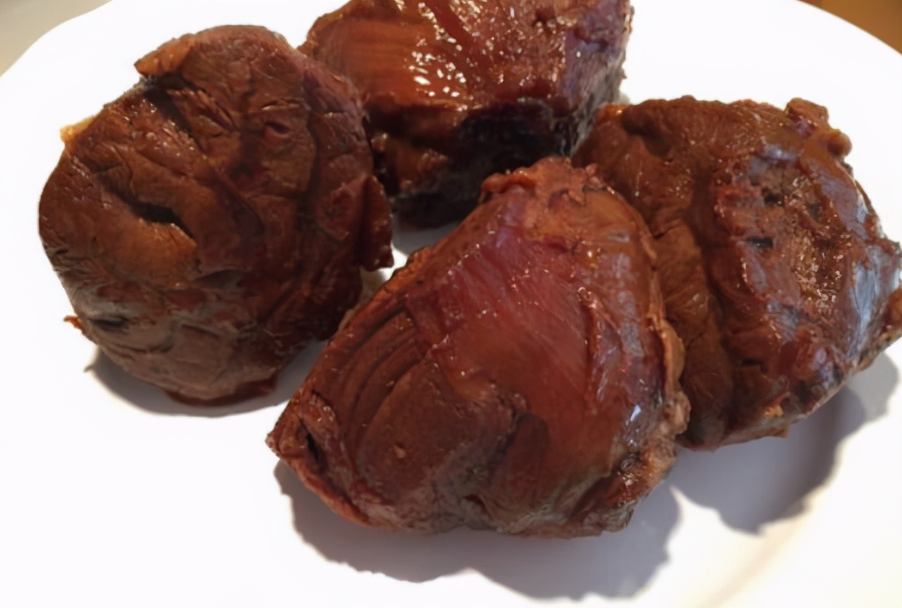 做酱牛肉,牢记“3泡2酱1色”,保证颜色红亮,酥烂入味很筋道